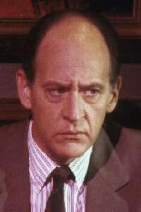 Earl Boen