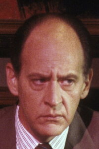 Earl Boen
