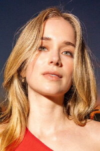 Elizabeth Lail