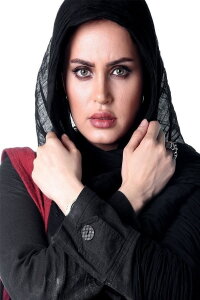 Elnaz Shakerdoost