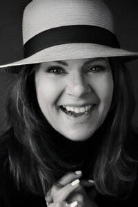 Eva Almos