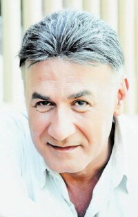 Ezzat Abu Ouf