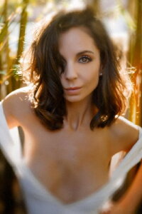 Farrah Aviva