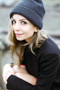 Farrah Aviva