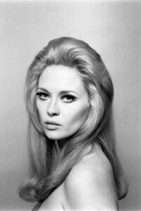 Faye Dunaway