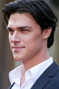 Finn Wittrock
