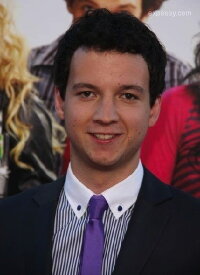 Gaelan Connell