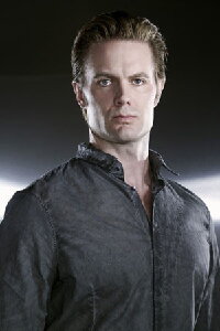Garret Dillahunt
