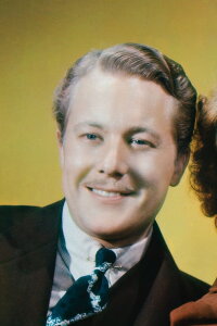 Gene Raymond