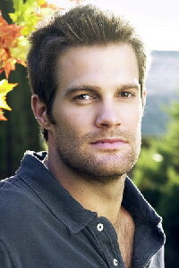 Geoff Stults