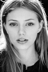 Grace Van Dien