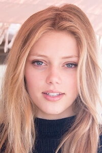 Grace Van Dien