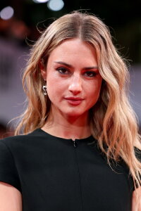 Grace Van Patten
