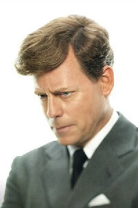 Greg Kinnear