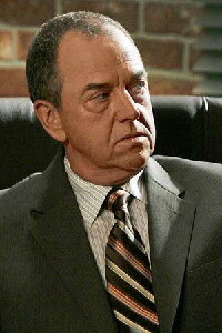 Gregory Itzin