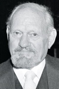 Harry Andrews