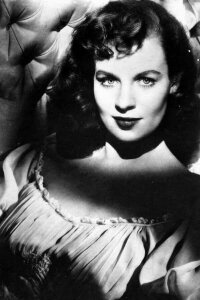 Helena Carter