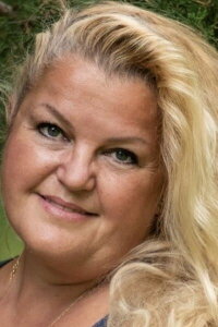 Helle Pilar Larsen