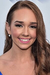 Holly Taylor