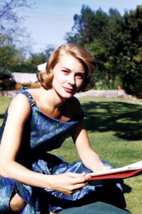 Hope Lange