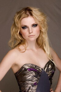 Izabella Miko