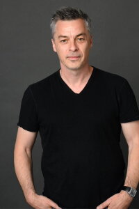 Janek Sirrs