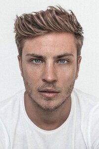 Jannik Schümann
