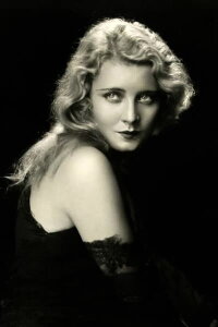 Jeanette Loff