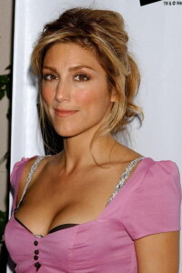 Jennifer Esposito