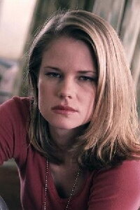 Joelle Carter