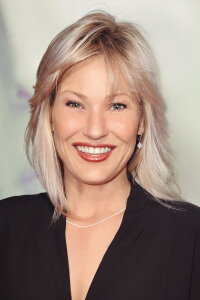 Joey Lauren Adams