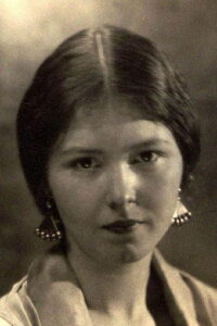 Josephine Hutchinson