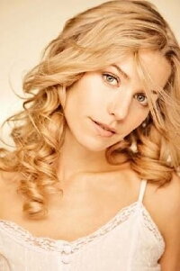 Julia Dietze