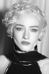 Julia Garner