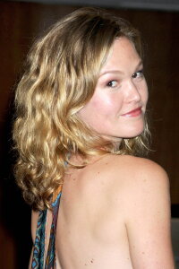 Julia Stiles