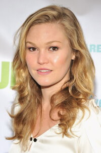 Julia Stiles