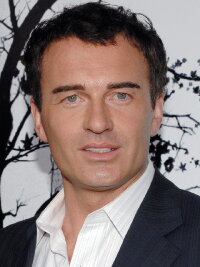Julian McMahon