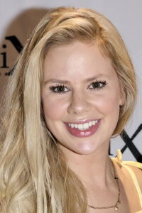 Julie Zangenberg