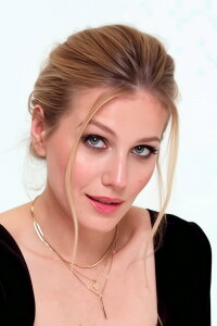 Karina Andolenko