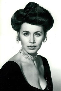 Kate Nelligan