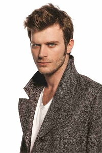 Kıvanç Tatlıtuğ