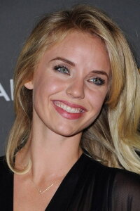 Kelli Garner