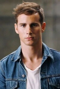 Kelly Blatz