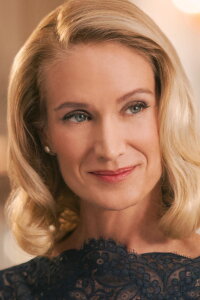 Kelly Lynch