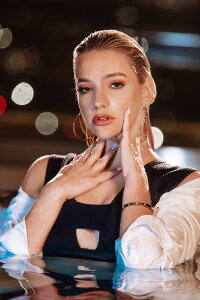 Kenna James
