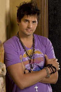 Kristoffer Polaha