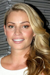 Kristy Hinze