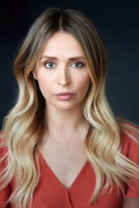 Lara Deam