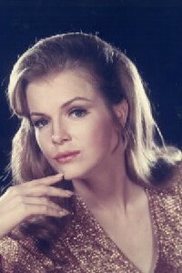 Laraine Stephens