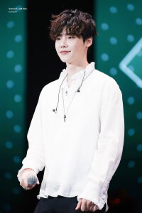 Lee Jong-suk